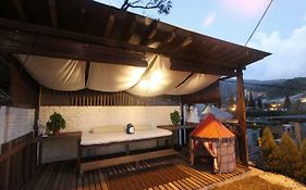 Tung's Factoria Cameron Highland Holiday Home